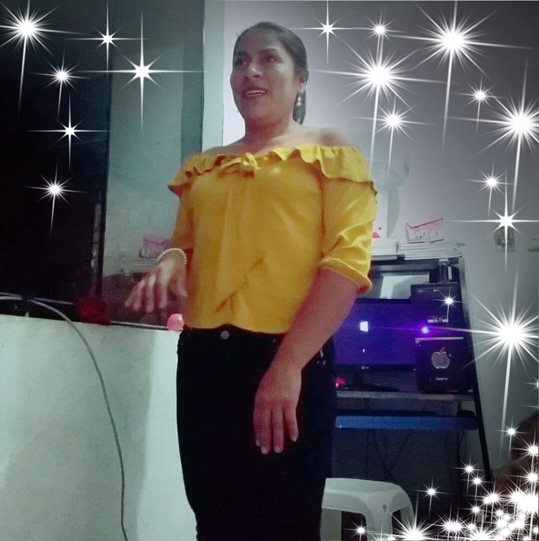 <em><strong>Elizabeth F</strong></em>